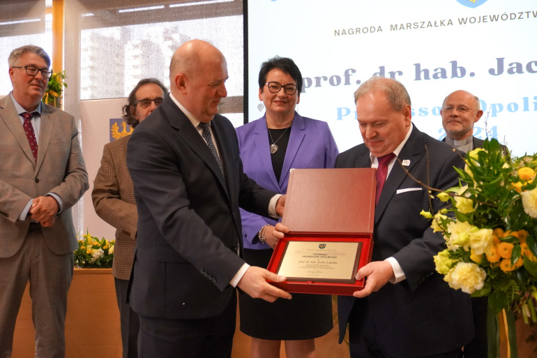 Zdjęcie nagłówkowe otwierające podstronę: UO świętuje sukcesy społeczności akademickiej