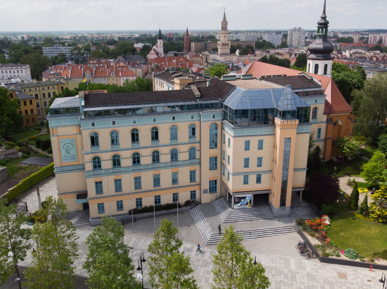 Zdjęcie nagłówkowe otwierające podstronę: Debata kandydatów na Rektora UO