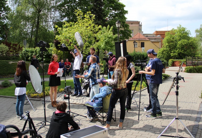 Przeniesienie do informacji o tytule: „Seta” nakręciła kinowy spot zachęcający do studiowania na UO